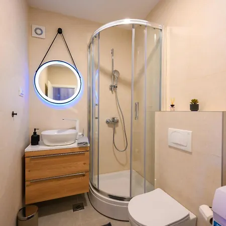 빌라 Zvonimir 스레세르