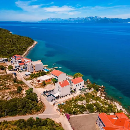 Zvonimir Villa Sreser