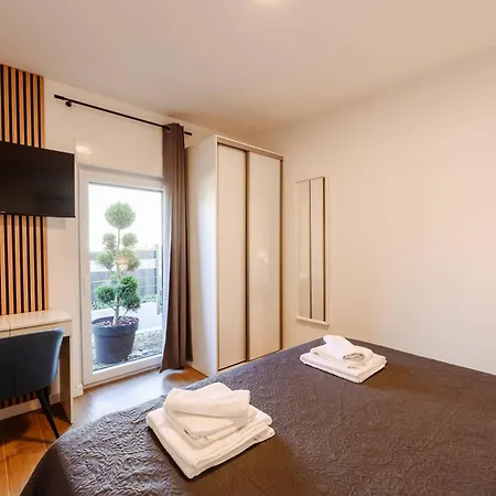 Zvonimir * 스레세르